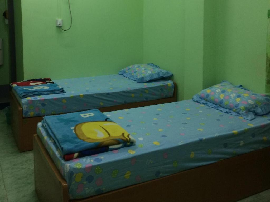 Nay Chi Lin Hotel Pathein Bagian luar foto