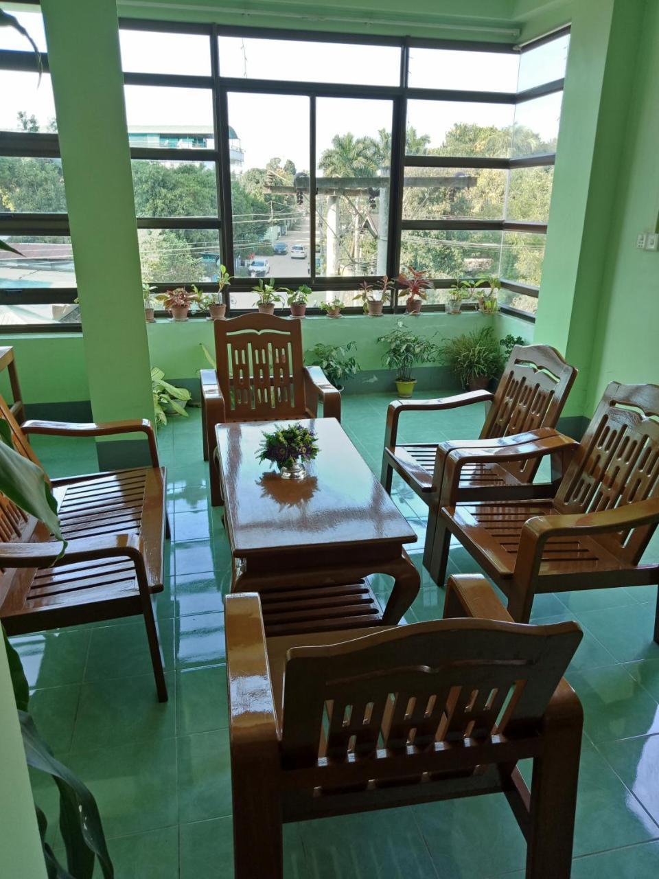 Nay Chi Lin Hotel Pathein Bagian luar foto