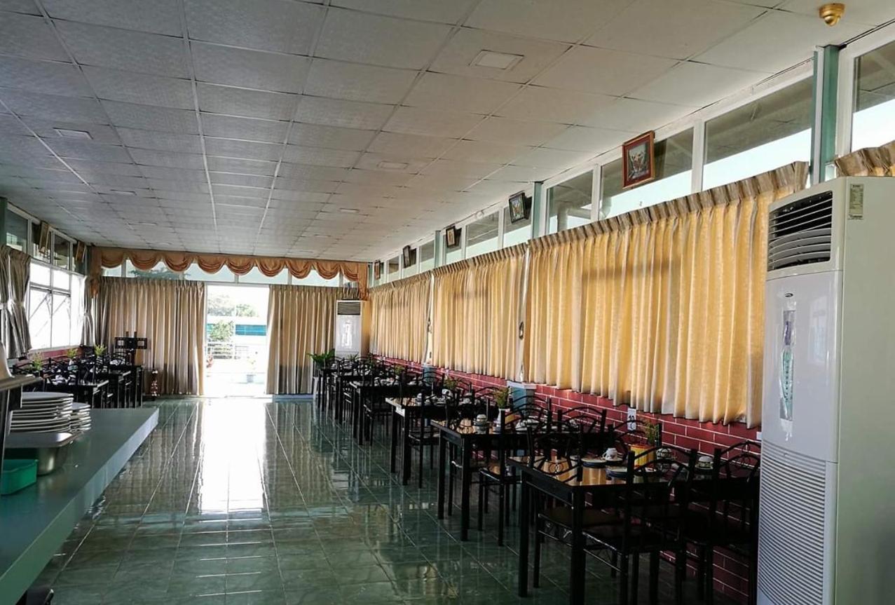 Nay Chi Lin Hotel Pathein Bagian luar foto
